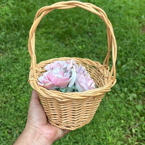 VINTAGE FLOWERS BASKET - Picture 4 of 16